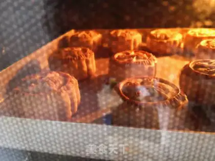 Make pineapple mooncake step 9