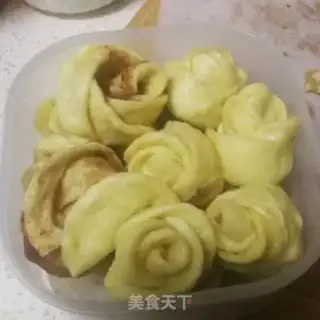 Make Rose rolls step 11