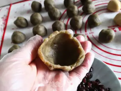 Make Green bean salve bean mooncake step 4