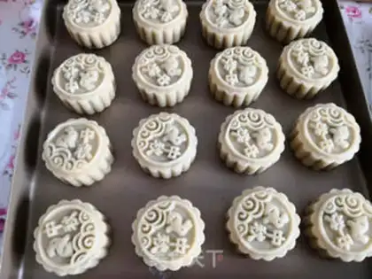Make Green bean salve bean mooncake step 9