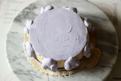Make Halloween devil cake step 17