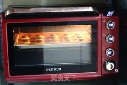 Make Spider crackers step 9