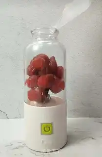Make Strawberry shakes step 1