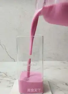 Make Banana dragon milkshake step 5