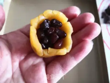 Make Coco Bean Mooncake step 6