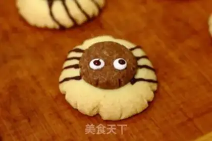 Make Spider crackers step 13