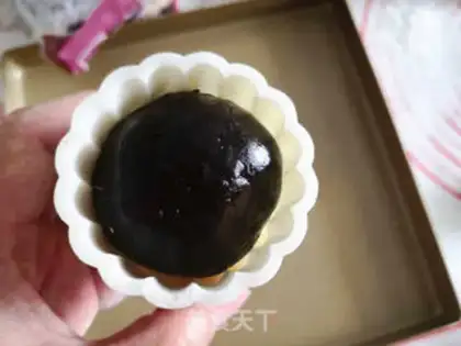 Make Coco Bean Mooncake step 9