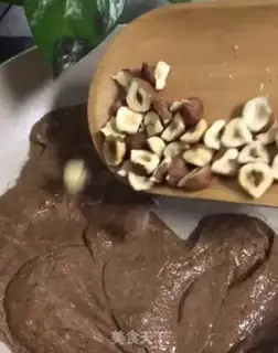 Make A chocolate oxen step 5