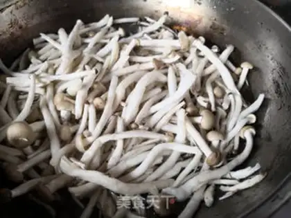 Make Crab mushrooms and fried meat step 1