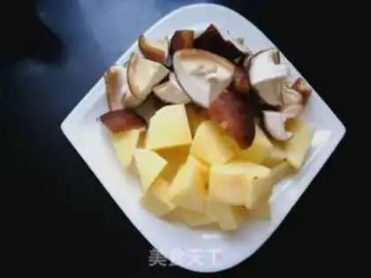 Make Frozen potatoes, chicken legs step 0