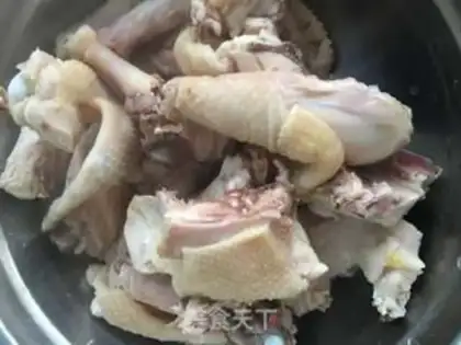 Make Red-burned chestnut chicken step 2