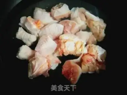 Make Frozen potatoes, chicken legs step 2