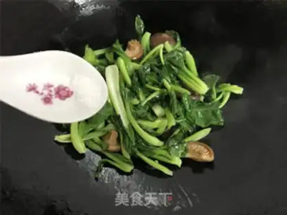 Make The greens blow the rice line step 3