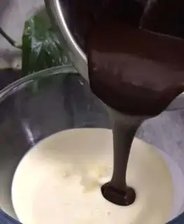 Make Christmas tree cake step 6
