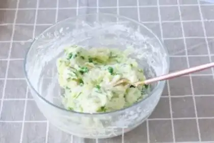 Make Scratches of onions step 7