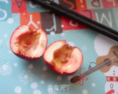 Make "Red fruit mountain cake." step 1