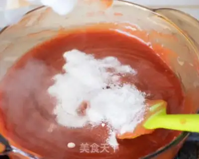 Make "Red fruit mountain cake." step 7