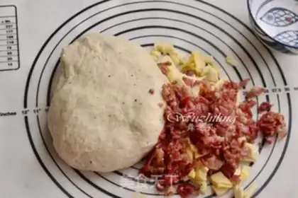 Make Bacon cheese bagels step 2