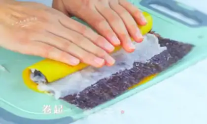 Make Frozen moss shrimp roll step 7