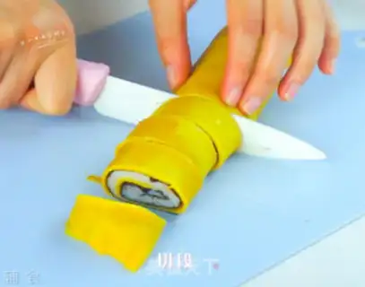 Make Frozen moss shrimp roll step 10