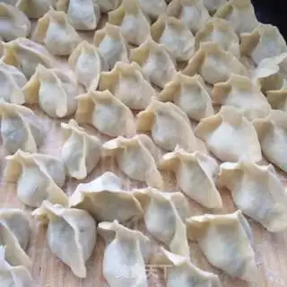 Make Celery pork dumplings step 9