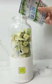 Make Coconut-fruit nut shakes step 1