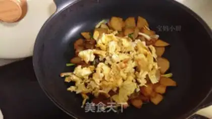 Make Potato onion fried eggs step 5