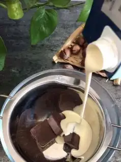 Make The chocolate sauce step 1