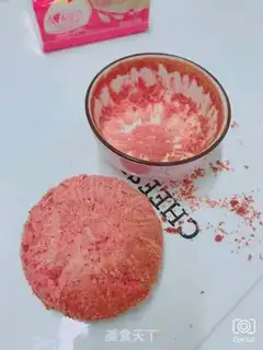Make Halloween brain cake step 4