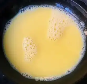 Make Butterfly shrimp steamed eggs step 2