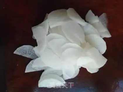 Make Five flowers for radish step 1