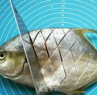 Make Red-burned goldfish step 1