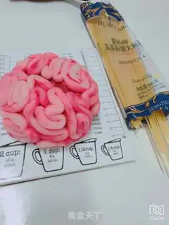 Make Halloween brain cake step 12