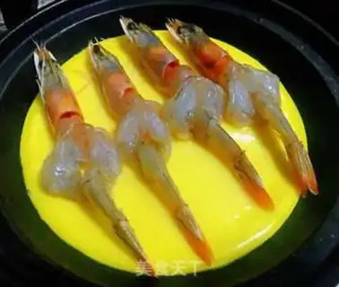 Make Butterfly shrimp steamed eggs step 7