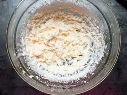 Make Halloween Ghost Face Cupcake step 12