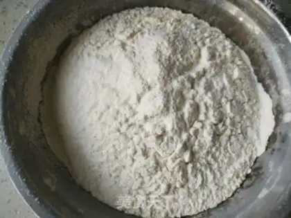 Make Cloud-top cookies step 1
