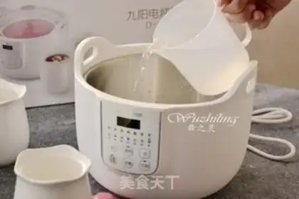 Make Peach and silver spoons step 3