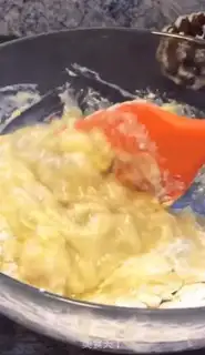 Make Cranberry banana marfin cake step 1
