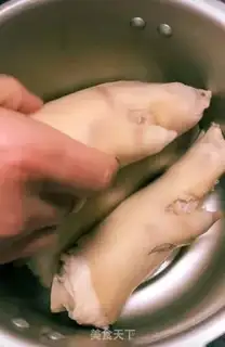 Make Family pig hoof step 2