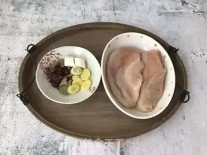 Make Spicy fried chicken silk step 0
