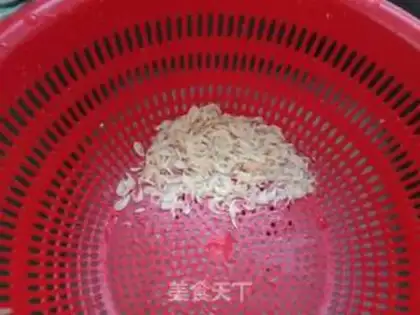 Make Celery leaf shrimp pie step 2