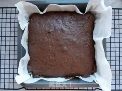 Make Halloween cemetery, chocolate brownie step 12