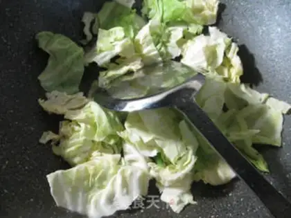 Make Scrambled and fried cabbage step 1