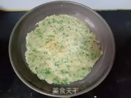 Make Celery leaf shrimp pie step 10