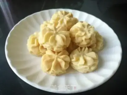 Make Cloud-top cookies step 13