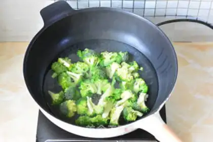 Make Shrimp is fried step 2