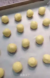 Make Strawberry jam biscuit step 5
