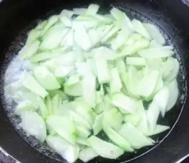Make Sausage fried melons step 3