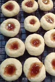 Make Strawberry jam biscuit step 8