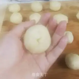 Make Fresh meat mooncake step 5